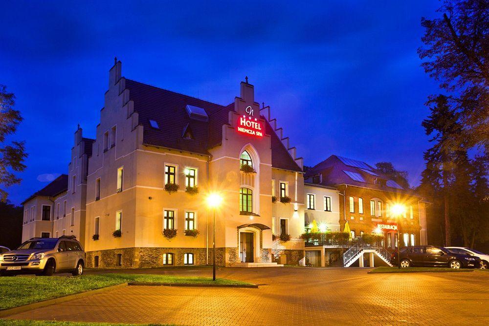Hotel Niemcza Wino & Spa ภายนอก รูปภาพ