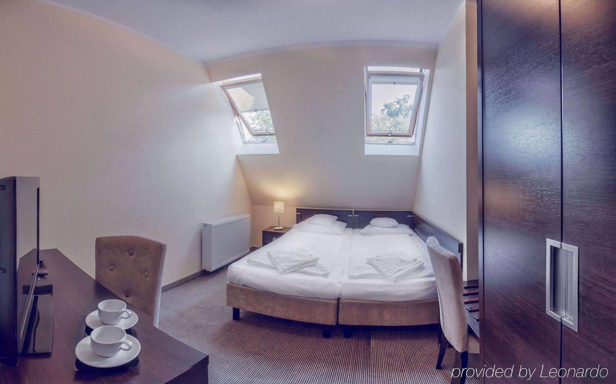 Hotel Niemcza Wino & Spa ภายนอก รูปภาพ